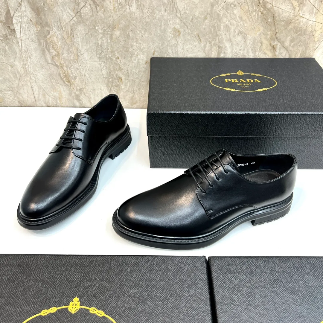 Original order quality: P580 Brand: PRADA (Prada) Standard code: Men's size 38/44 (45 can be customized) Grade: Same style as the official website High-quality men's shoes Material: Original cowhide Water-dyed cowhide lining Rubber outsole Style categories: Men's fashionable formal leather shoes Slip-on men's shoes series Young fashion European and American trends British style Top luxury Color: Actual picture